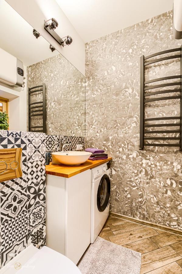 Apartament Sweetdream カトヴィツェ エクステリア 写真
